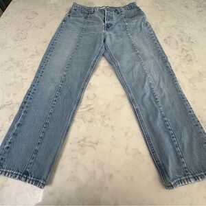 Levi's Light wash Altered High Rise Straight Leg Jeans. Size 31